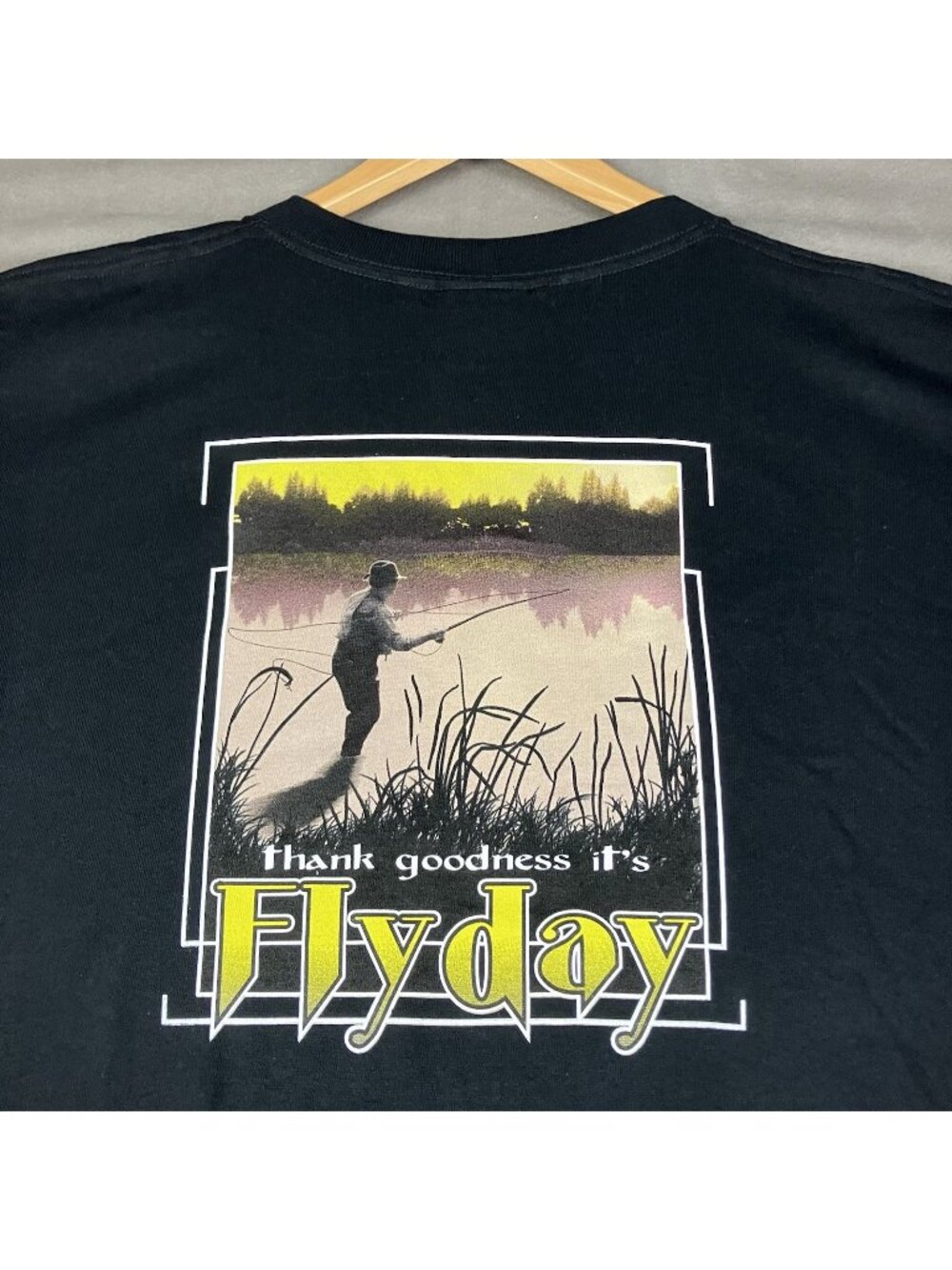 The Duck Co. Graphic T Shirt Thank Goodness It’s Flyday Fishing Men’s Size XXL